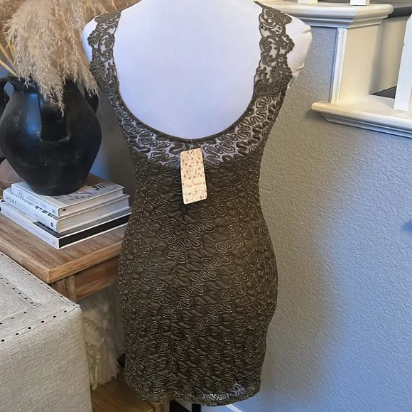 FREE PEOPLE Foiled Again Olive Lace Bodycon Open Back Boho Mini Dress Size XS - Picture 6 of 7